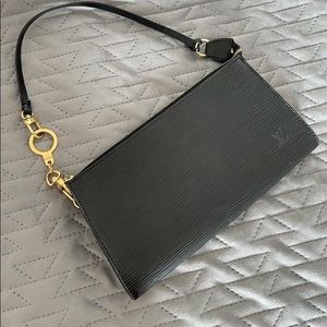 Louis Vuitton Epi Clutch
